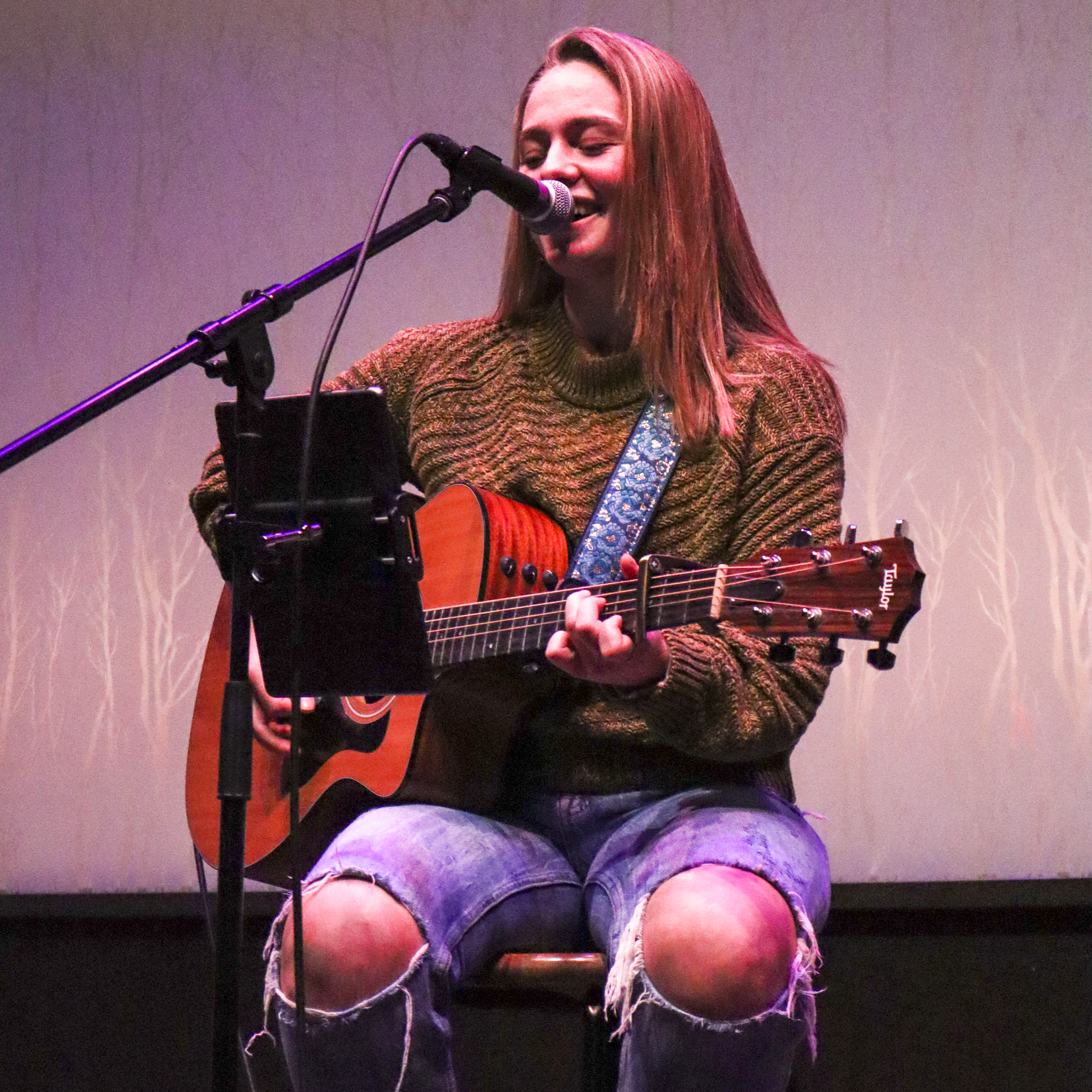 Sam Alesandri performing at The Cabin